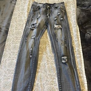 Size 28 ripped stretched jeans